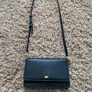 Michael Kors Crossbody Wallet